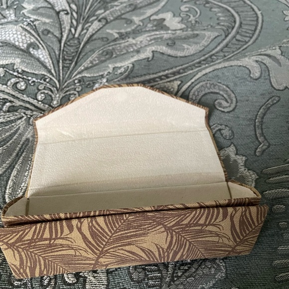 Maui Jim Eyeglasses case - Picture 4 of 4